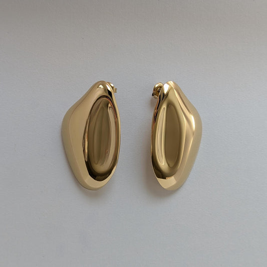Oyster Earrings - Gold