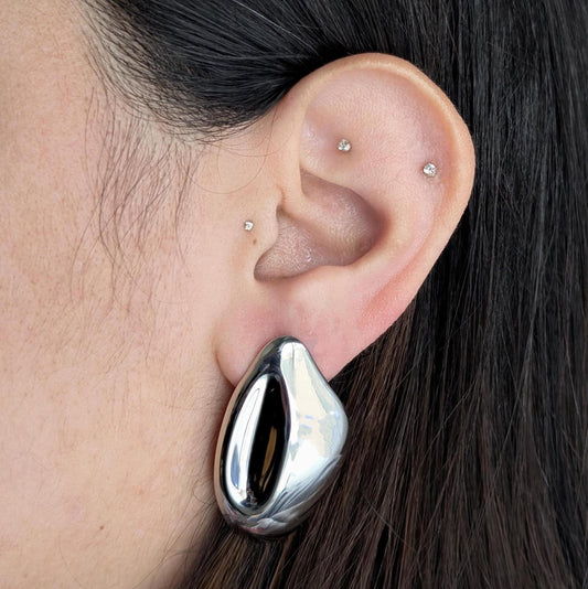 Oyster Earrings - Silver