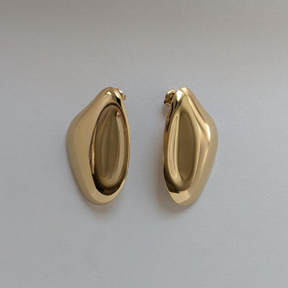 Oyster Earrings - Gold