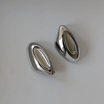 Oyster Earrings - Silver