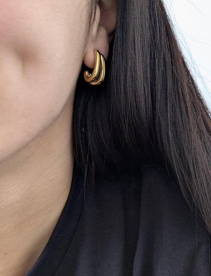 Sina Mini Double Hoop Earrings