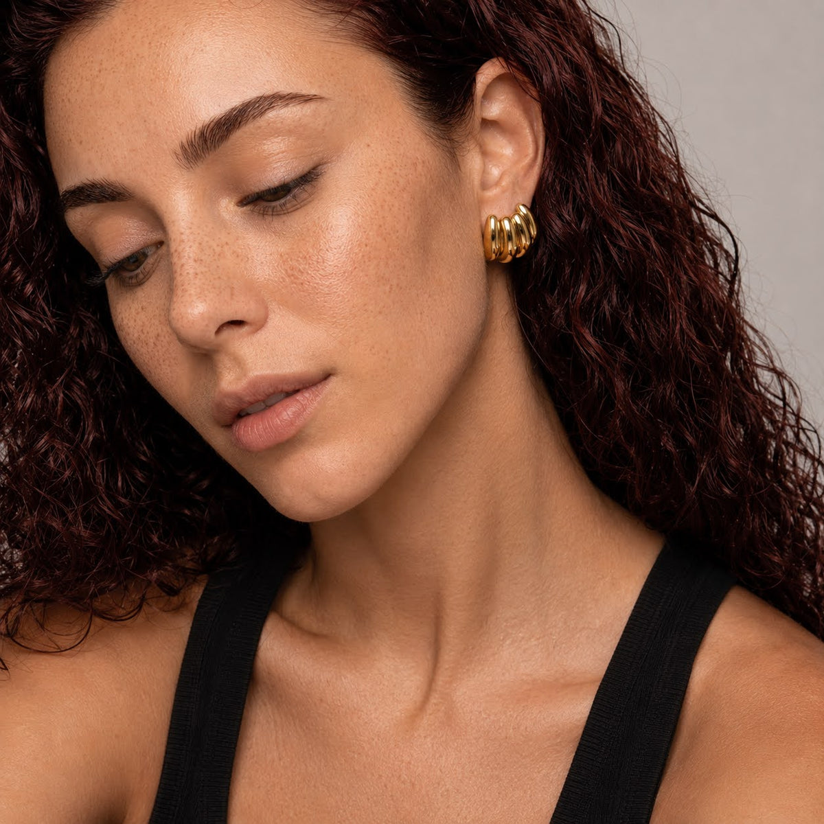 Bita Dome Medium Gold in PVD gold-plated stainless steel by DeMANI