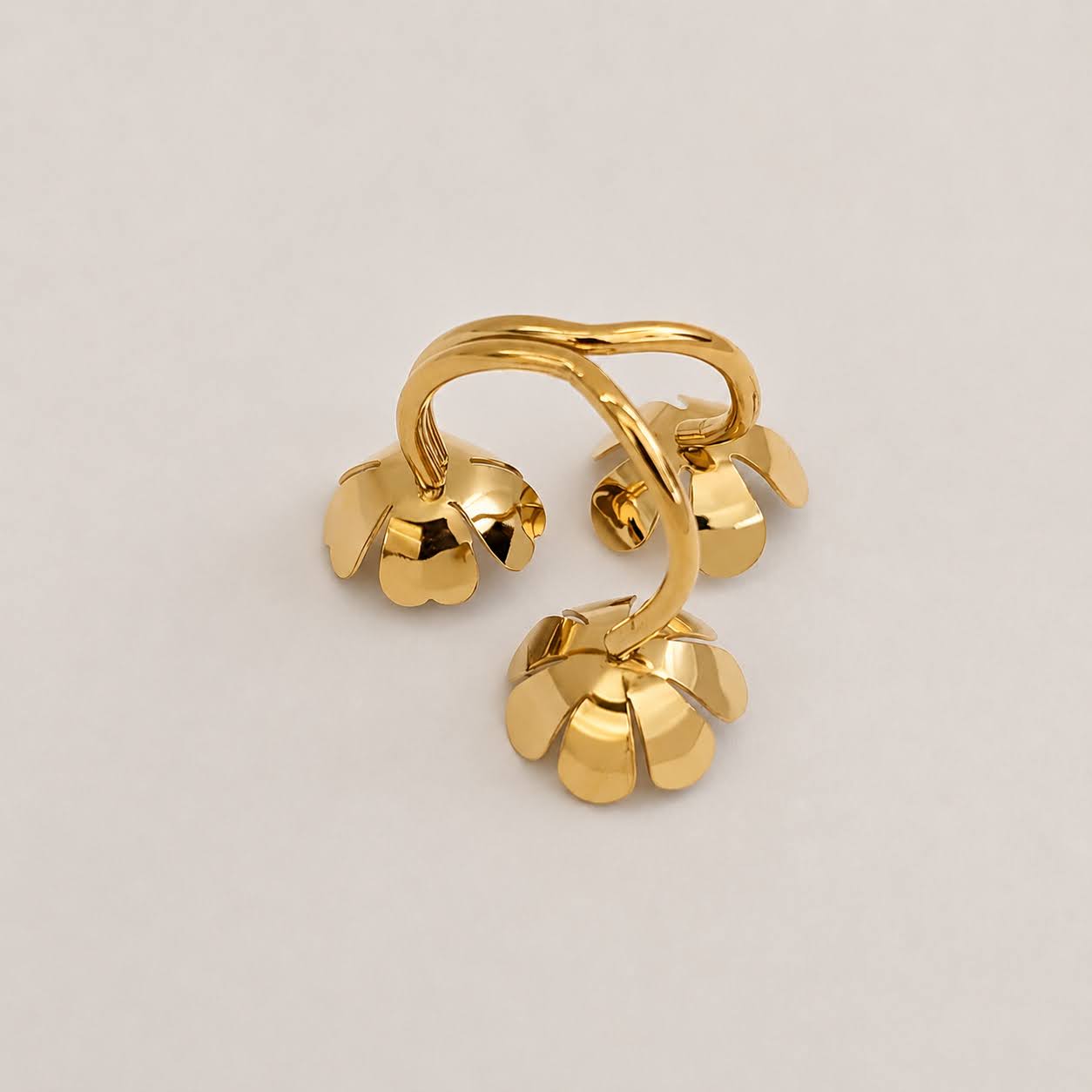 Daisy Statement Ring