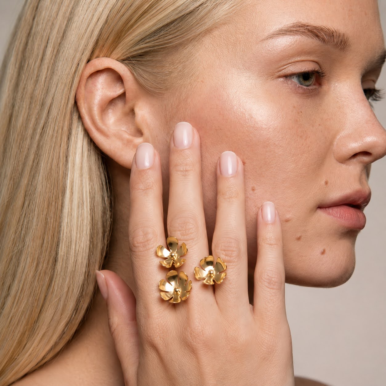 Daisy Statement Ring