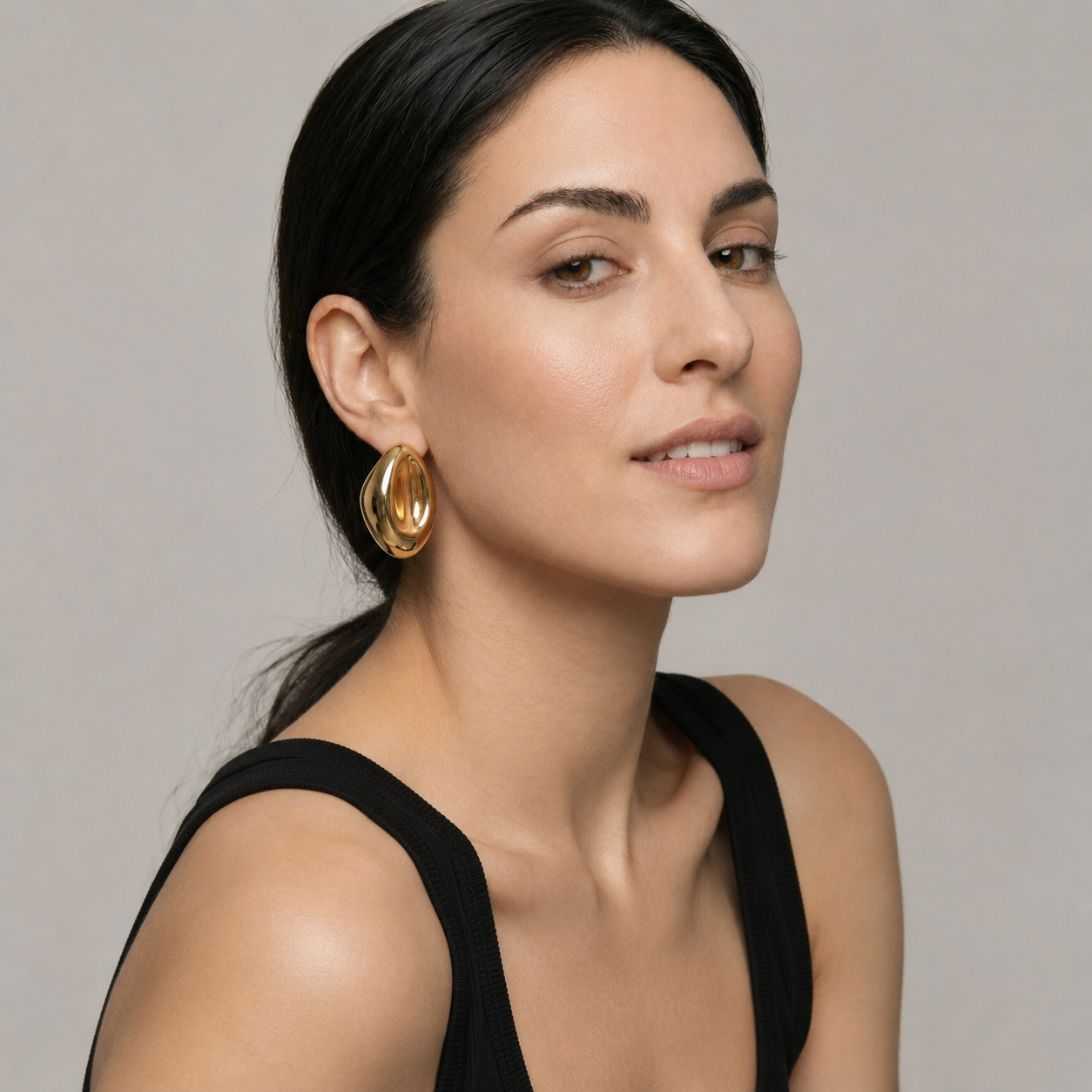 Oyster Earrings - Gold