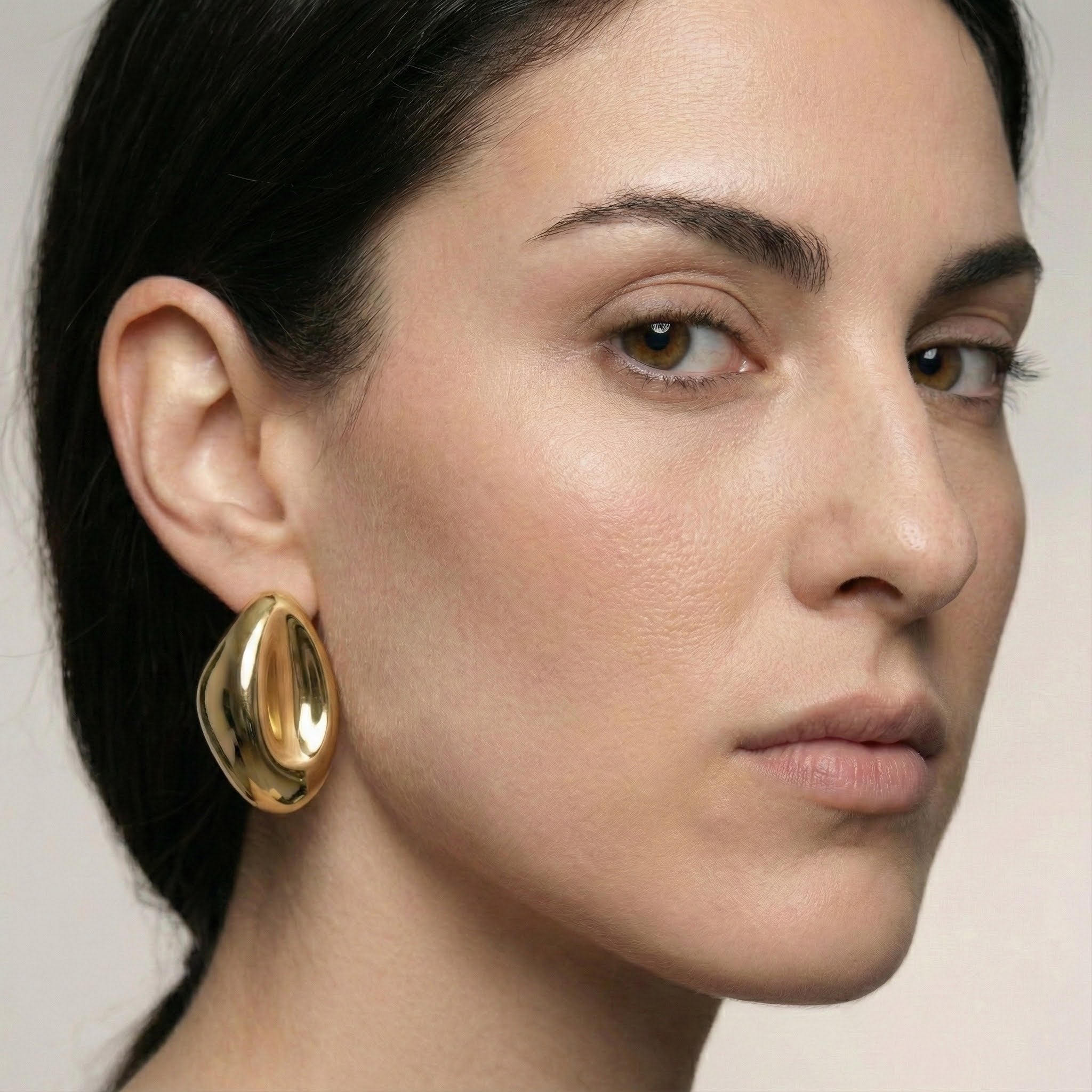 Oyster Earrings - Gold