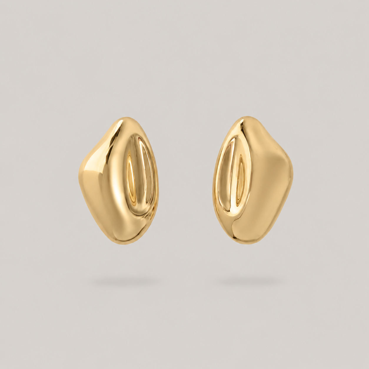 Oyster Earrings - Gold