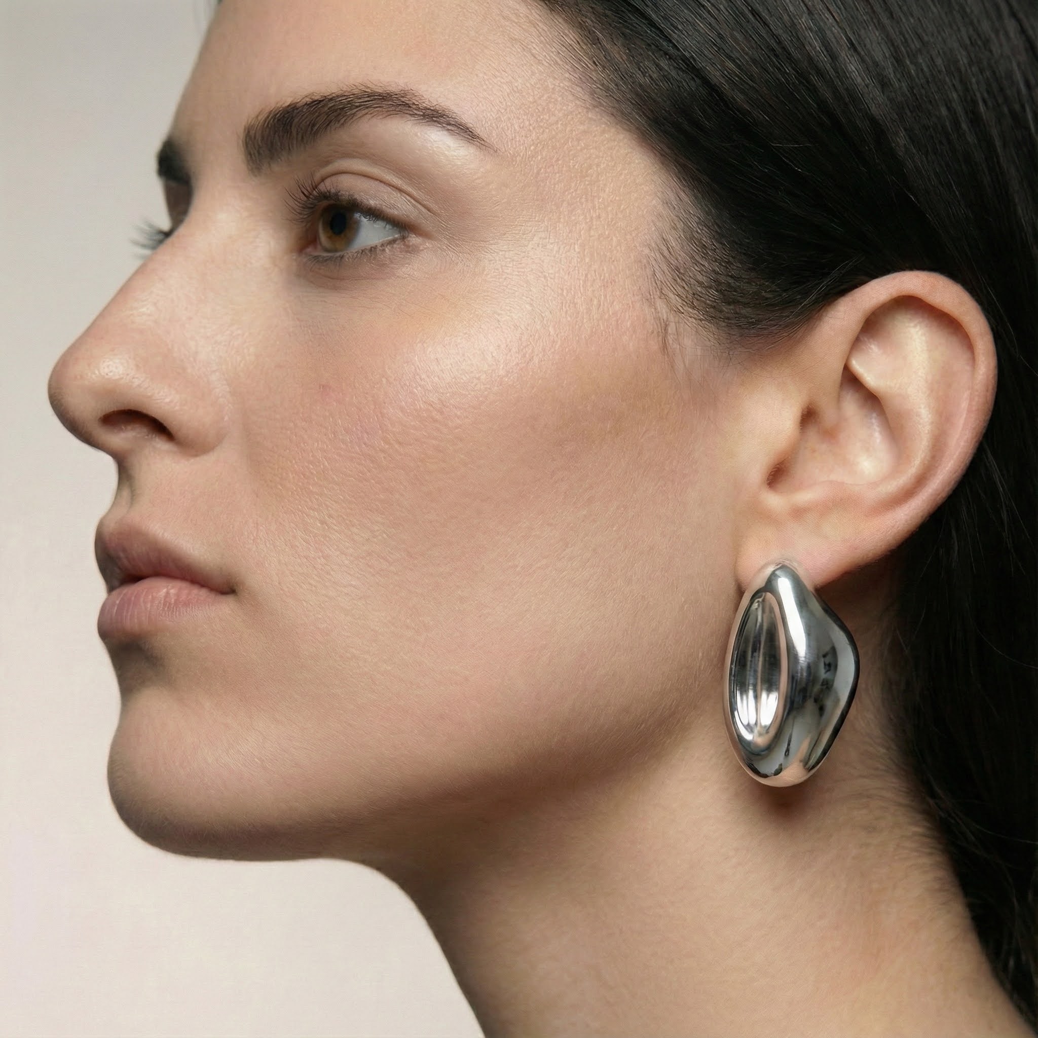 Oyster Earrings - Silver