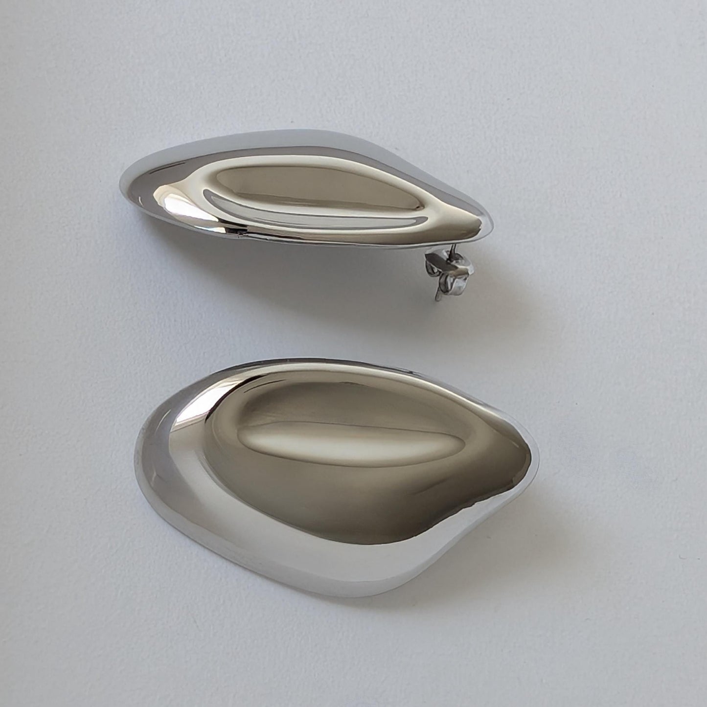 Oyster Earrings - Silver